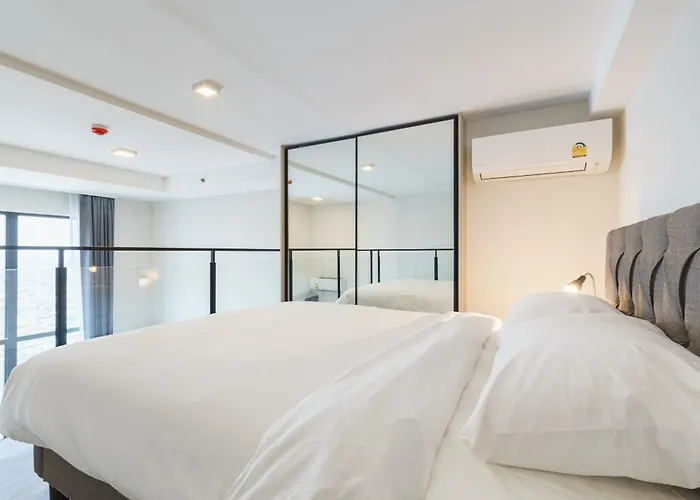 Luxury Loft Duplex With Luxurious Views! Apartment