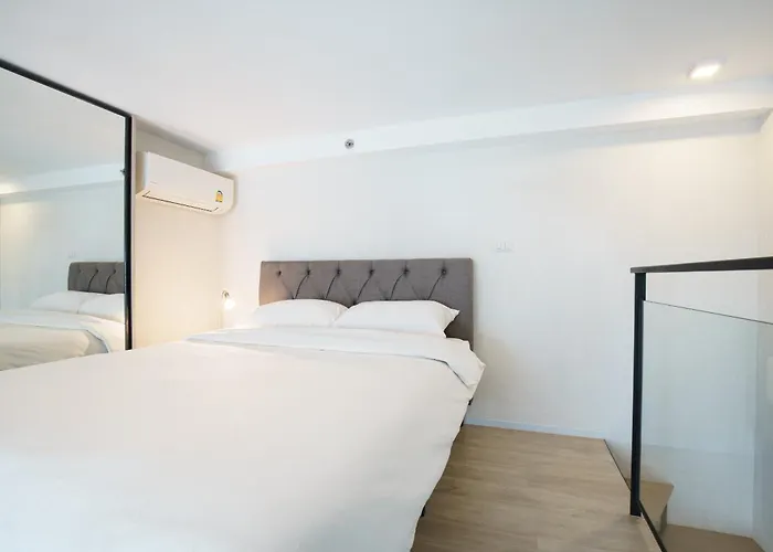 Luxury Loft Duplex With Luxurious Views! *