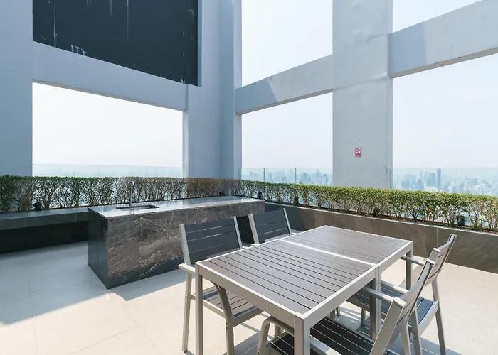 Luxury Loft Duplex With Luxurious Views! *